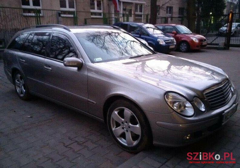 2003' Mercedes-Benz Klasa E photo #1