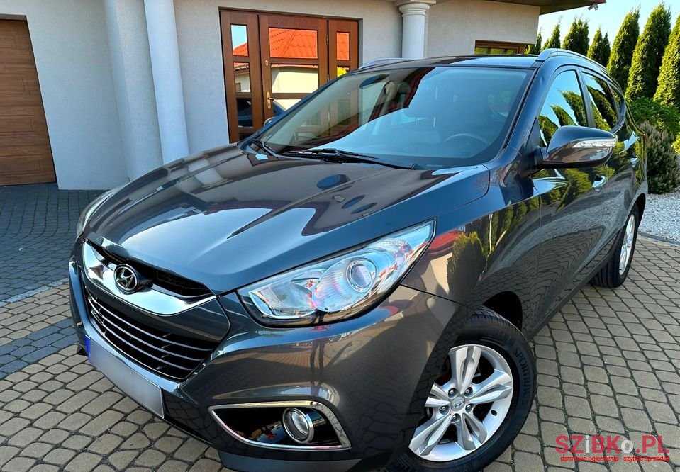 2011' Hyundai ix35 photo #1