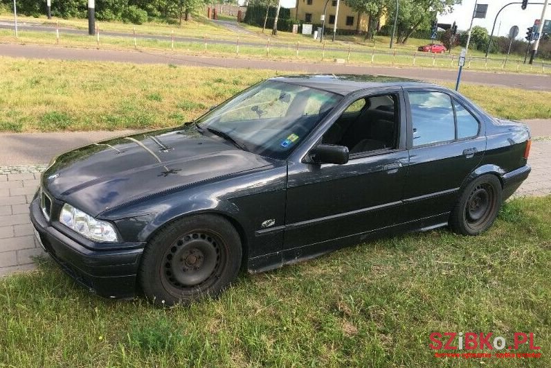 1992' BMW 316 photo #1