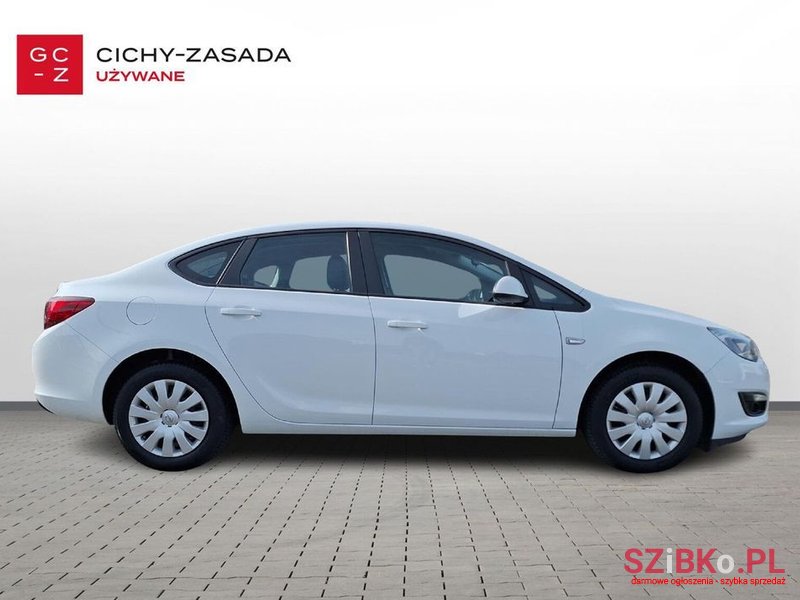 2018' Opel Astra photo #6
