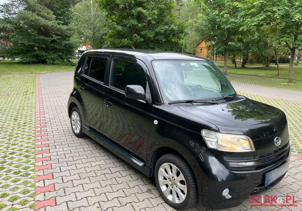 2009' Daihatsu Materia 1.3 photo #4