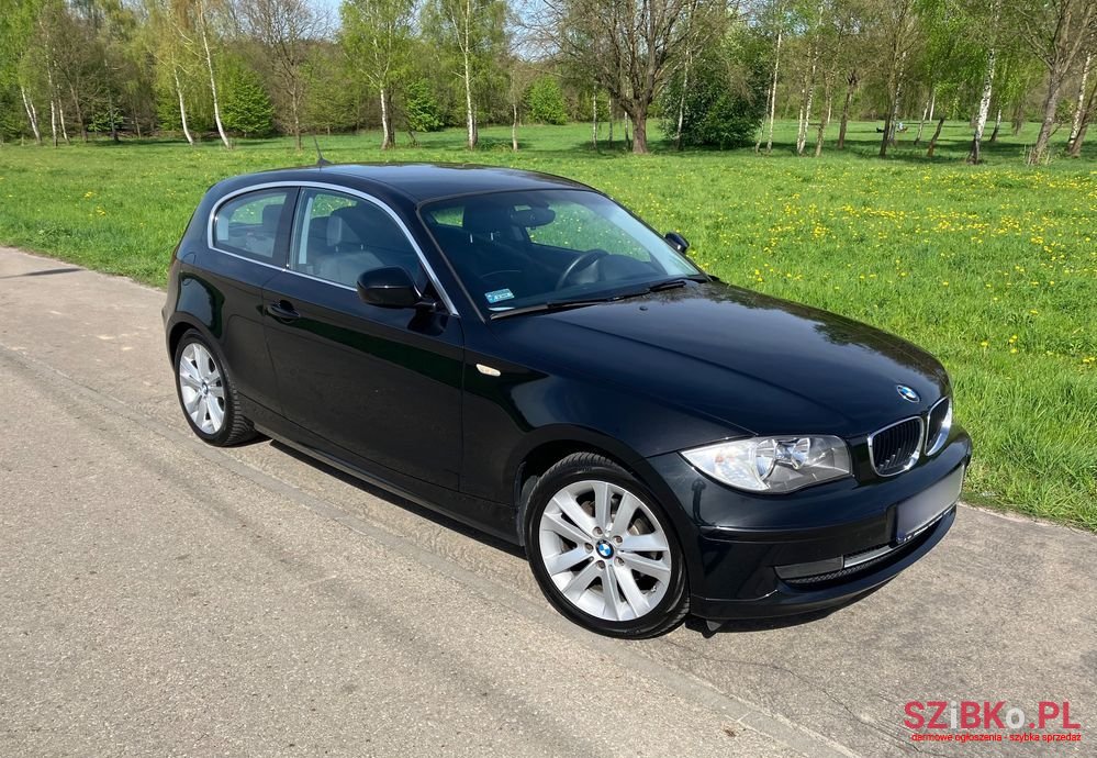 2010' BMW 1 Series 118I photo #6