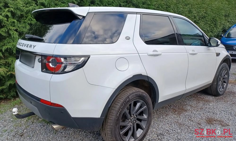 2017' Land Rover Discovery Sport photo #2