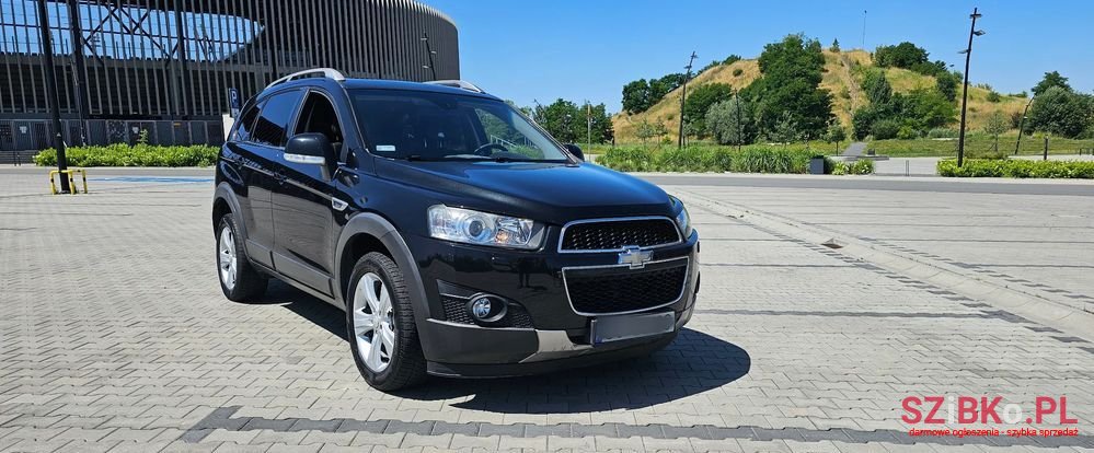 2011' Chevrolet Captiva 2.2 D Ltz photo #3