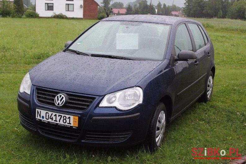 2005' Volkswagen Polo photo #1