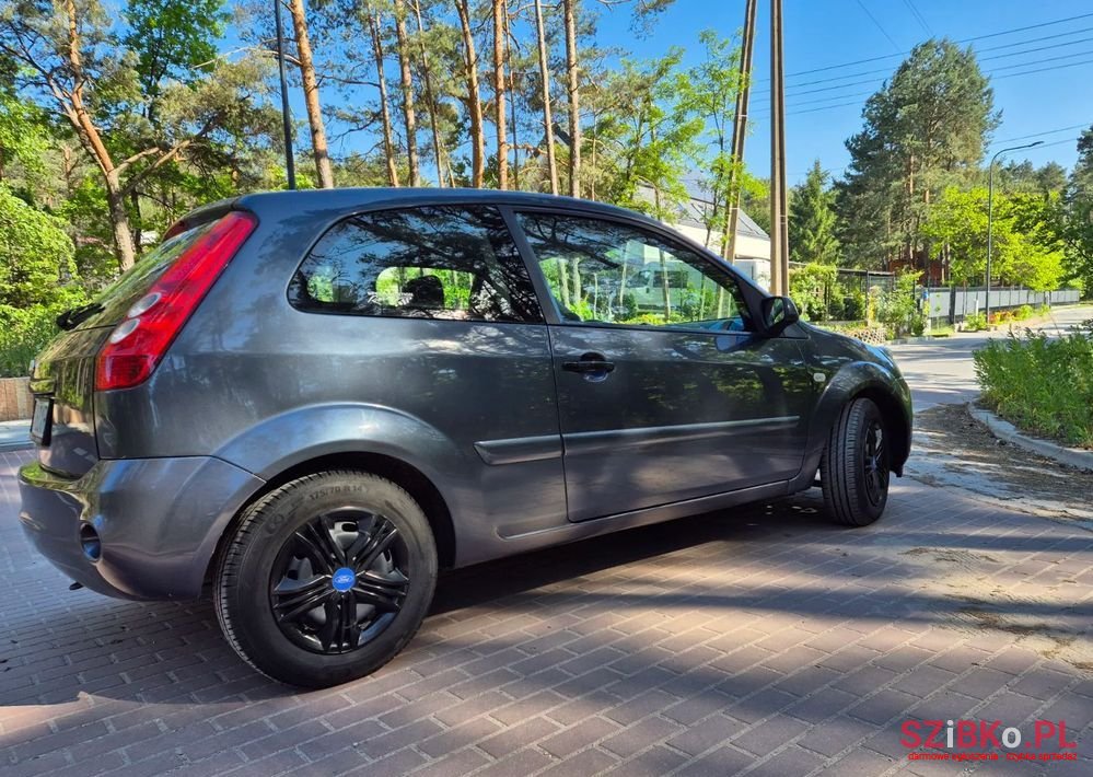 2008' Ford Fiesta photo #4