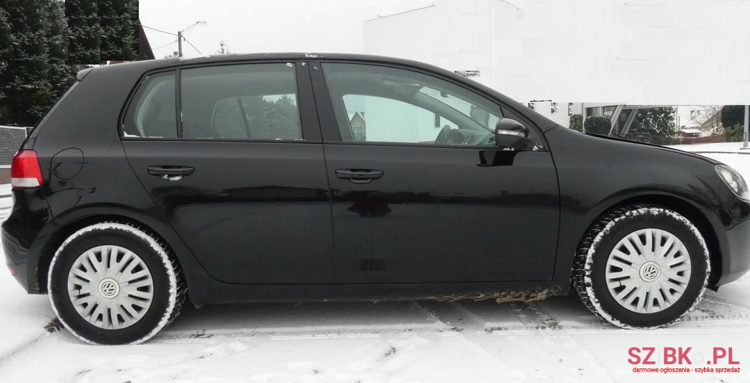 2009' Volkswagen Golf photo #3