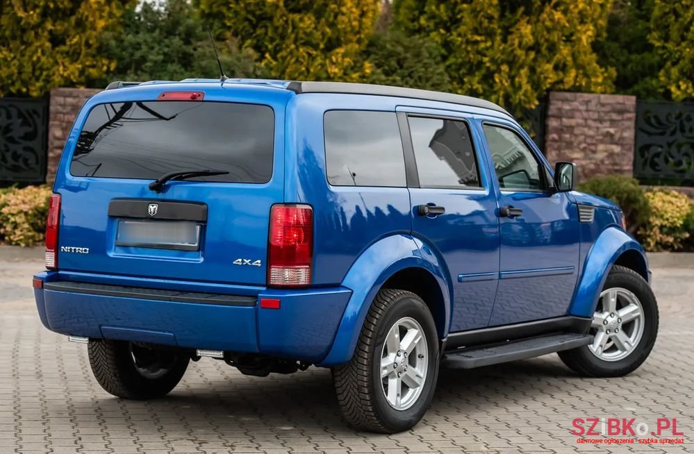 2012' Dodge Nitro photo #2