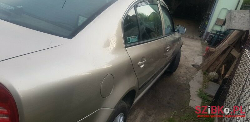 2004' Skoda Superb photo #5