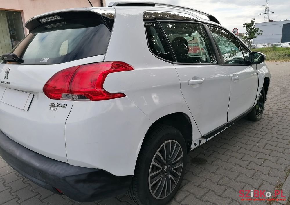 2015' Peugeot 2008 photo #4