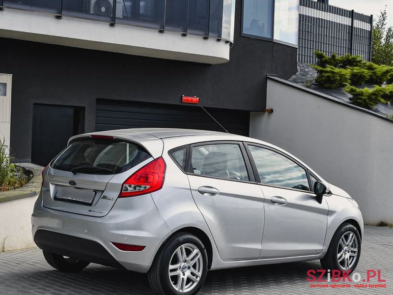 2010' Ford Fiesta 1.6 Tdci Dpf Titanium photo #3
