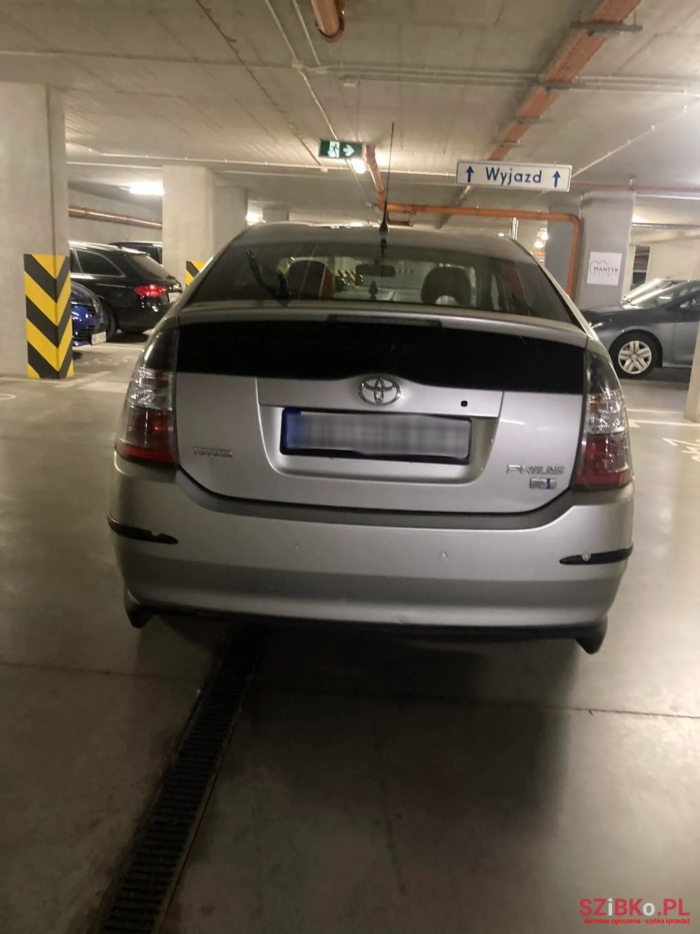 2005' Toyota Prius photo #3