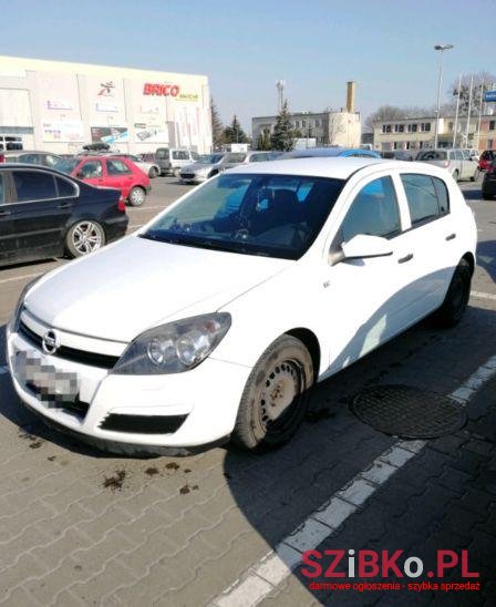 2005' Opel Astra photo #1