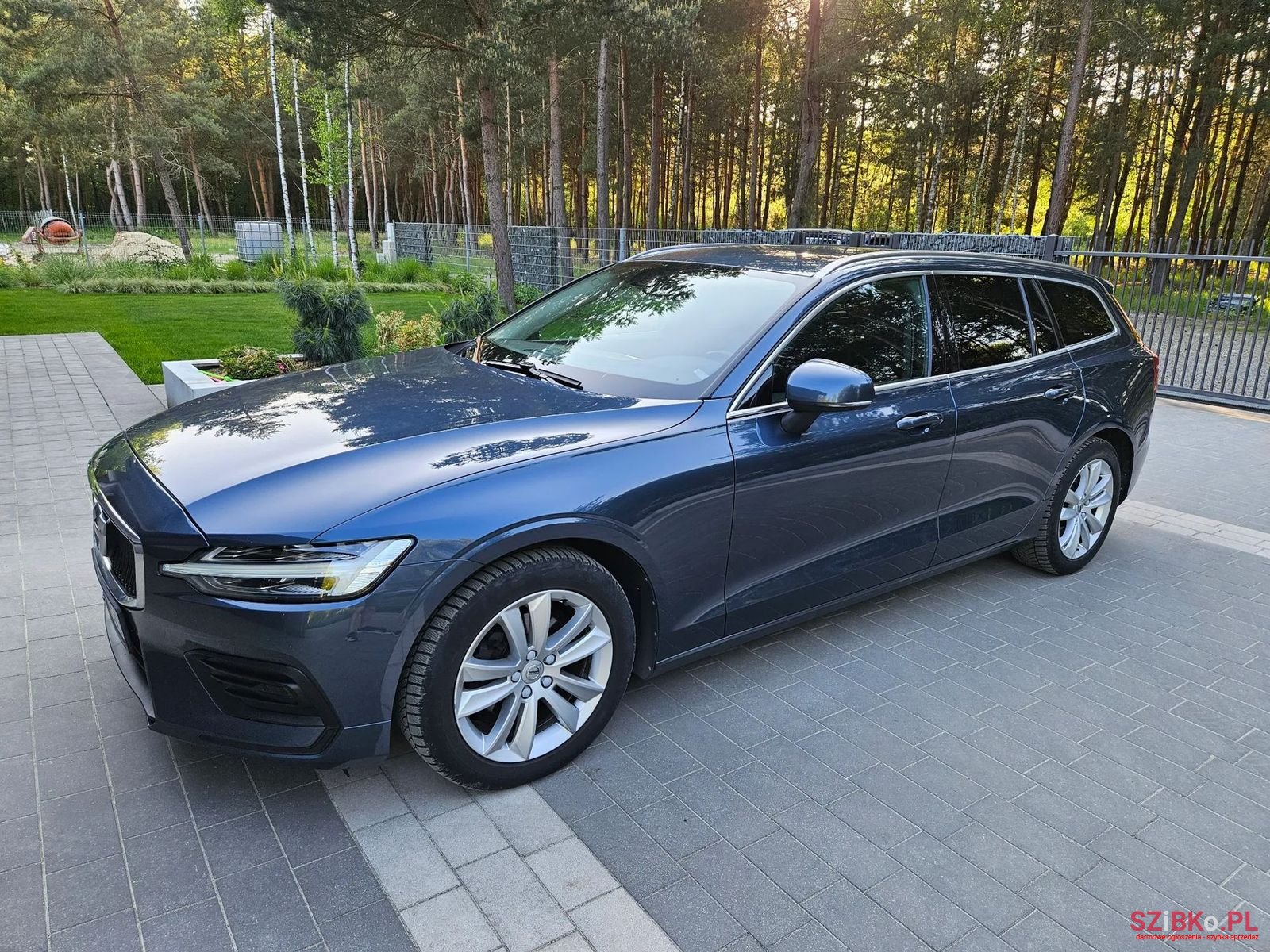 2019' Volvo V60 photo #4