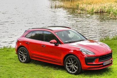 2022' Porsche Macan Standard