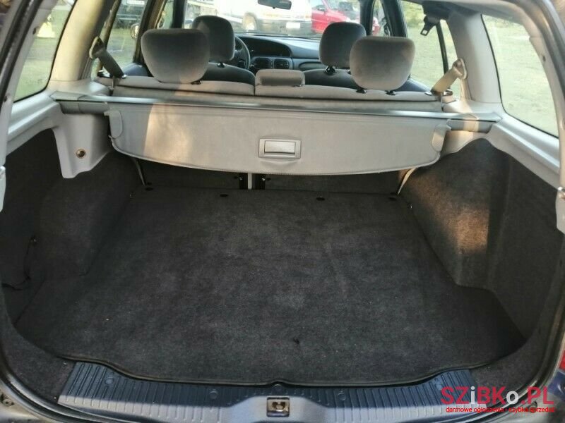 2003' Renault Megane photo #4