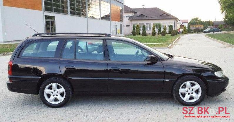 2002' Opel Omega photo #1