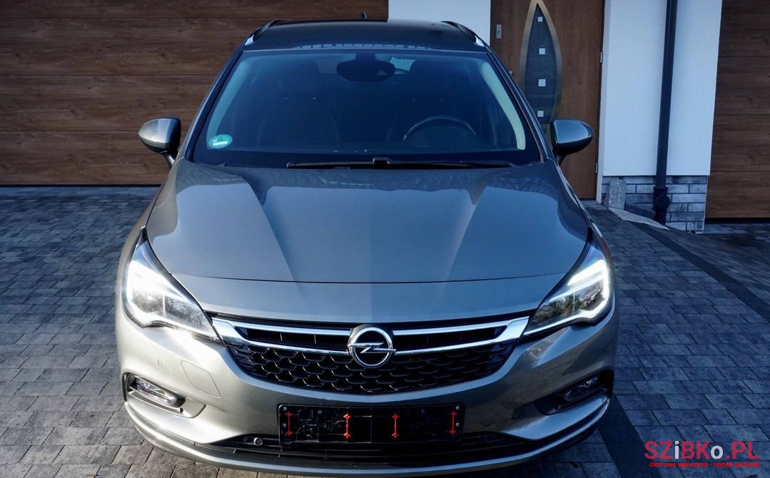 2016' Opel Astra photo #4