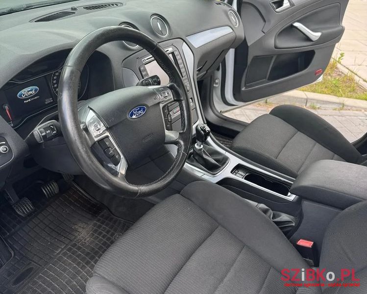 2011' Ford Mondeo photo #5