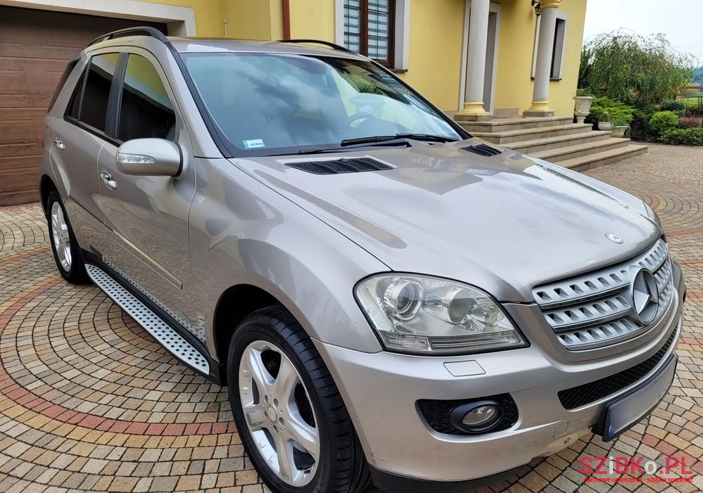 2008' Mercedes-Benz Ml 420 Cdi 4-Matic photo #1