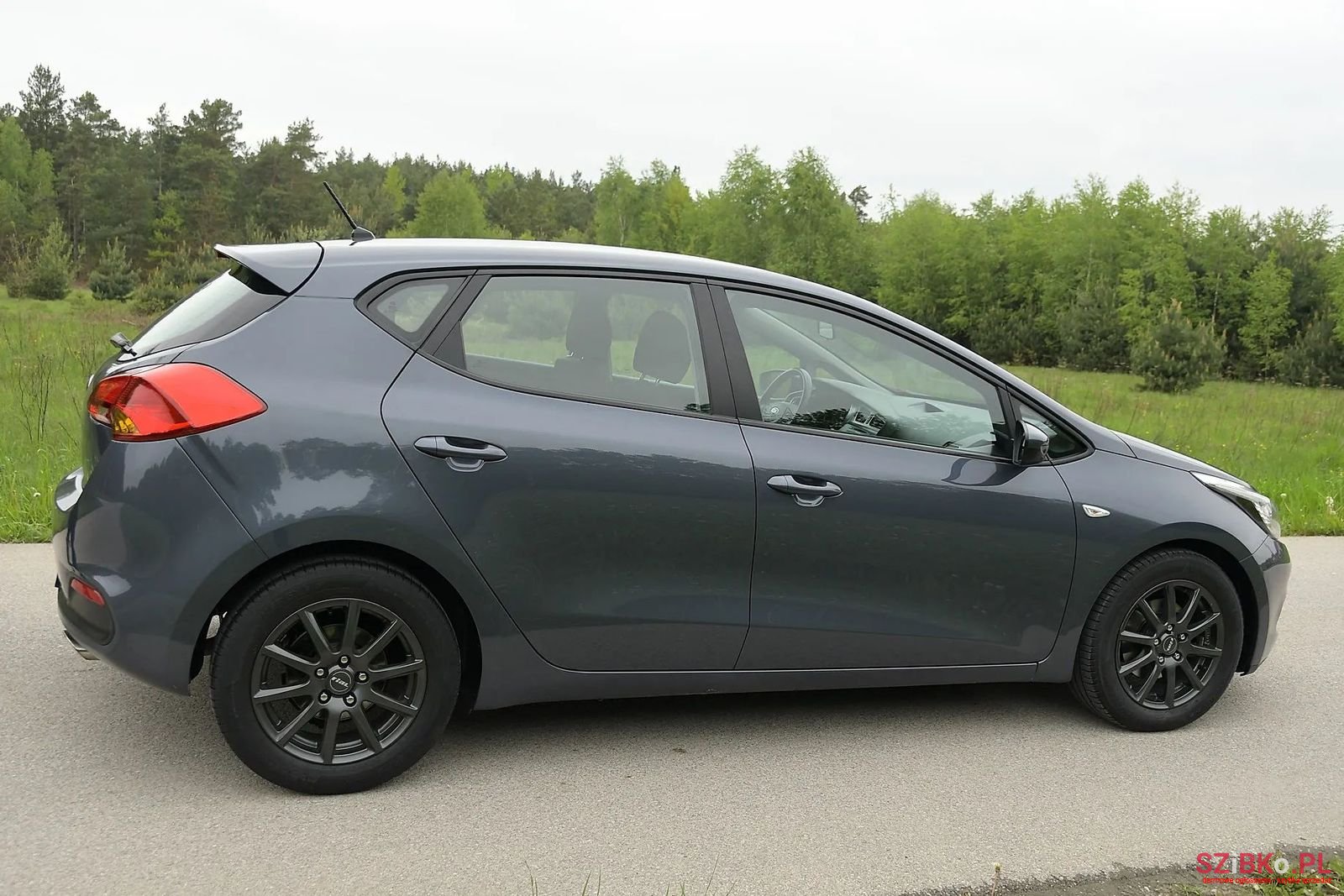 2013' Kia Ceed photo #5