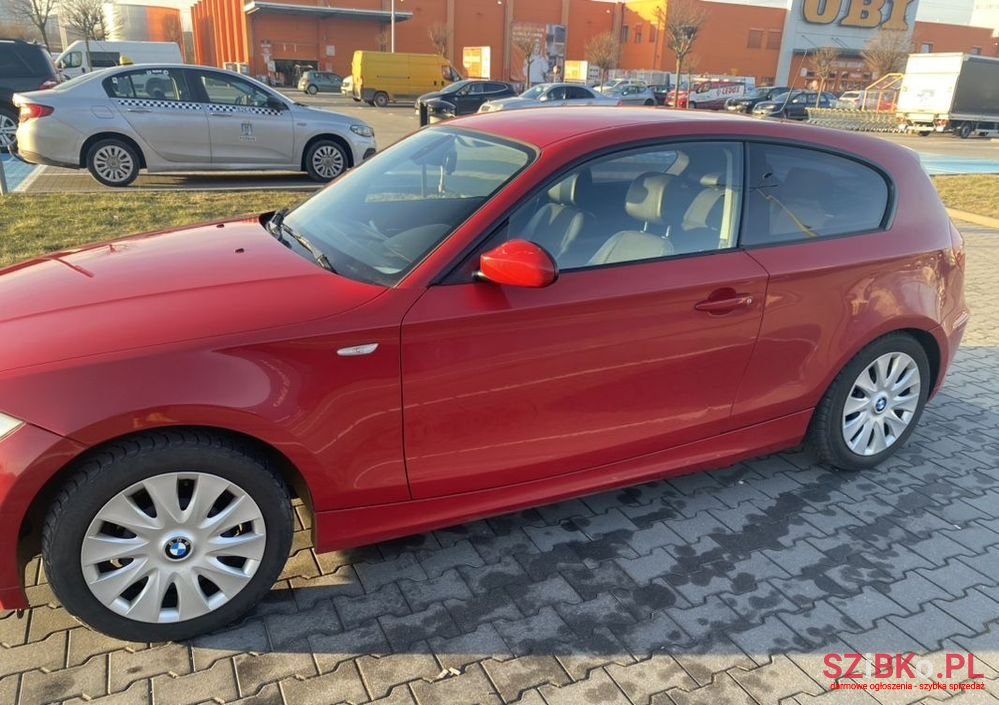 2008' BMW 1 Series 118D photo #2