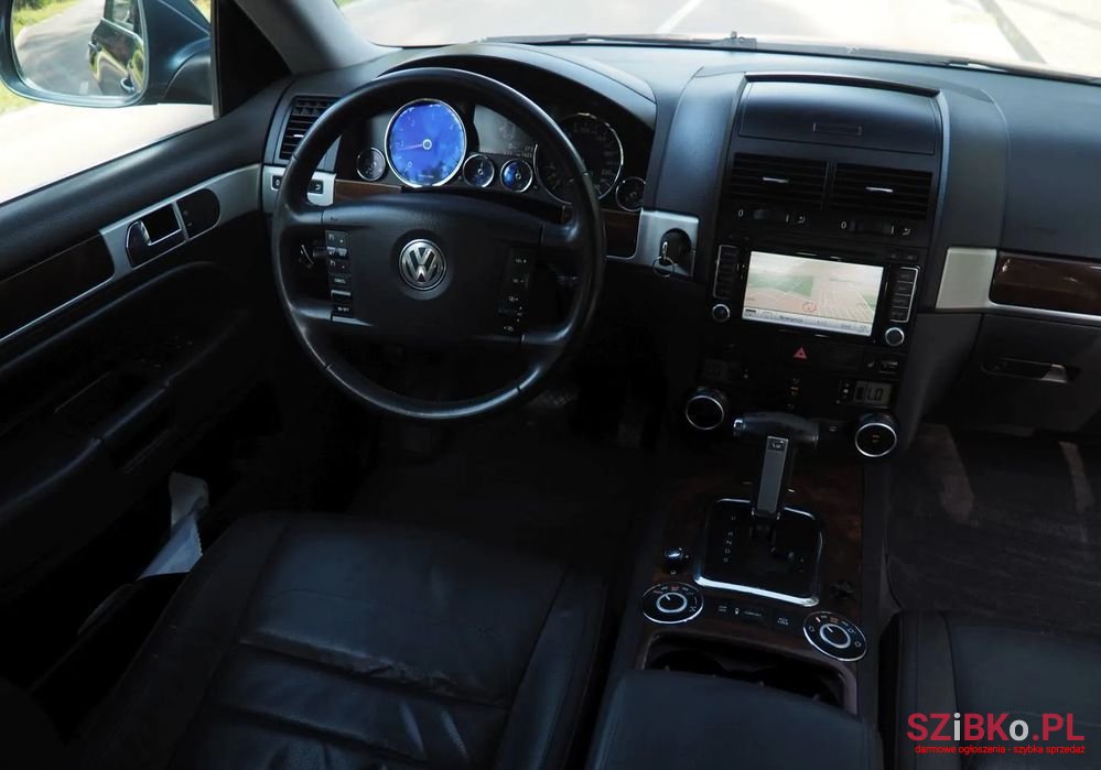 2007' Volkswagen Touareg photo #6