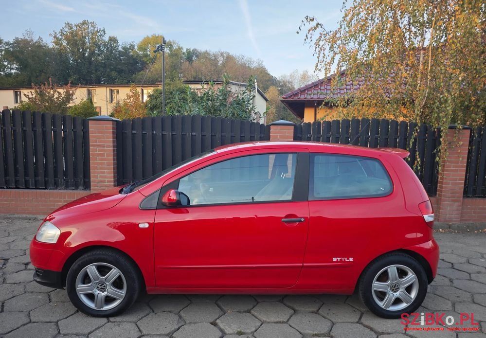 2010' Volkswagen Fox photo #3