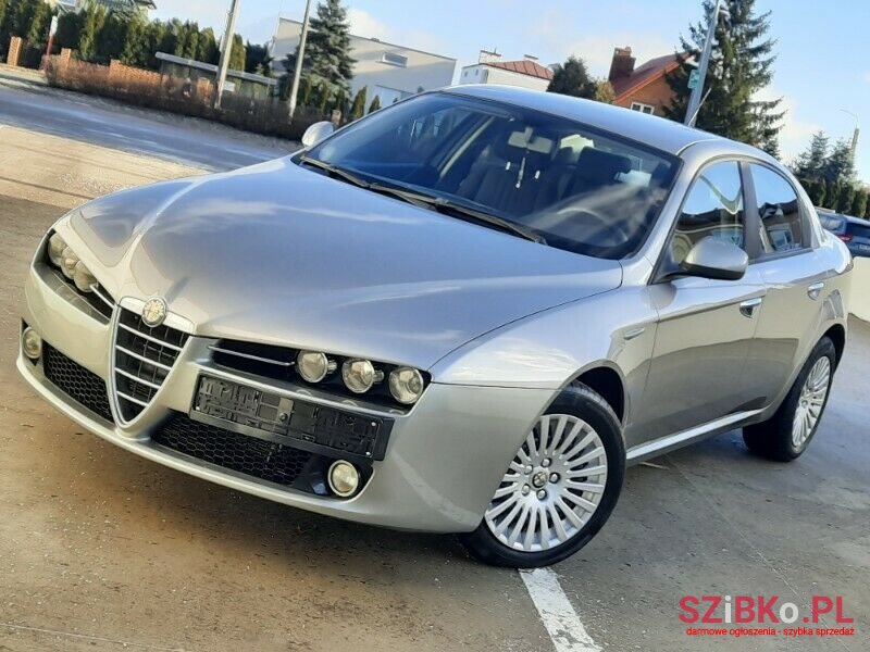 2009' Alfa Romeo 159 photo #3