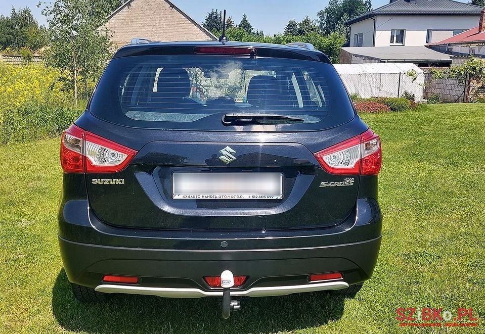 2015' Suzuki SX4 S-Cross photo #3