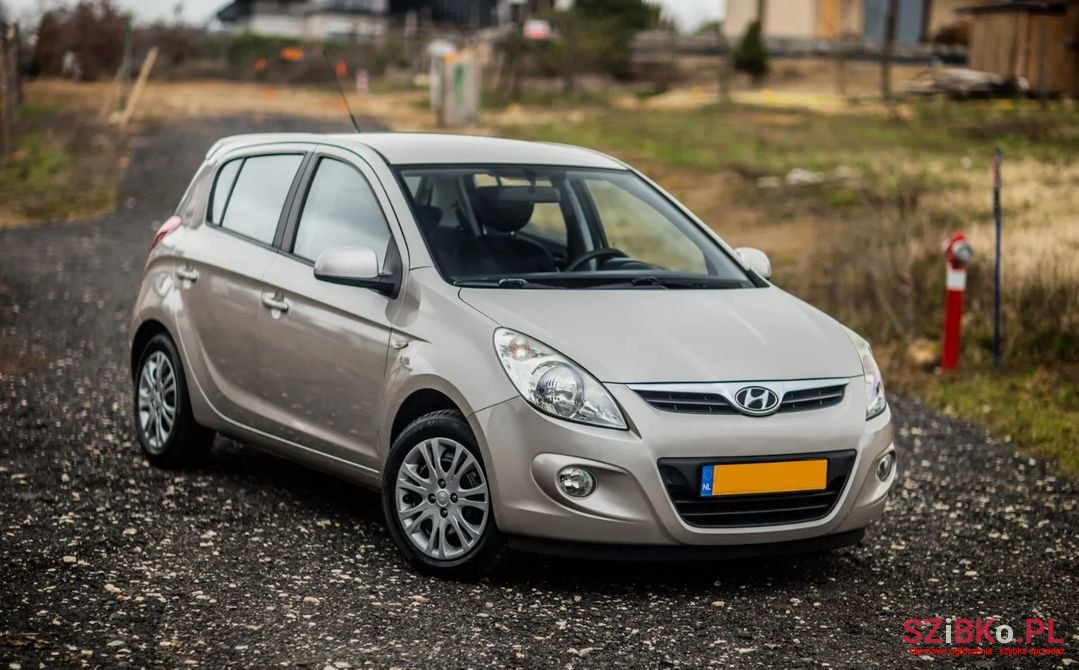 2010' Hyundai i20 photo #4