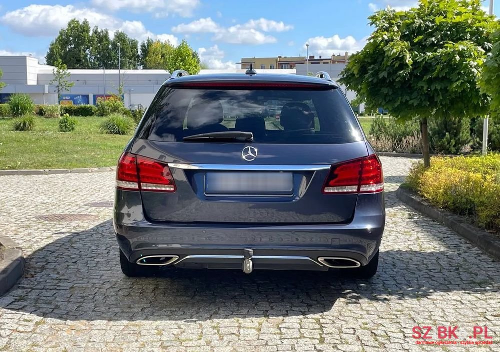 2013' Mercedes-Benz E-Class photo #5