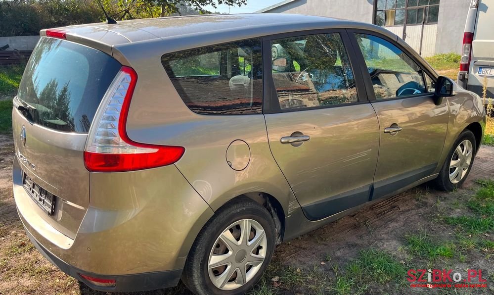 2009' Renault Grand Scenic photo #4