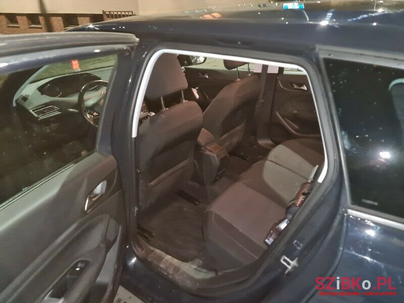 2014' Peugeot 308 photo #3