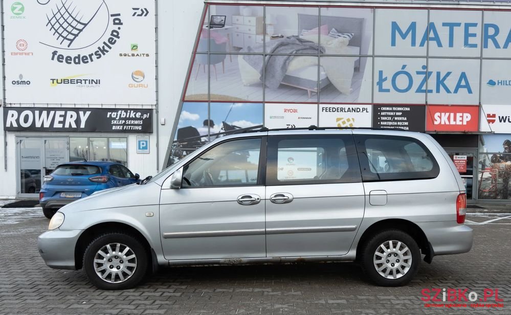 2004' Kia Carnival photo #1