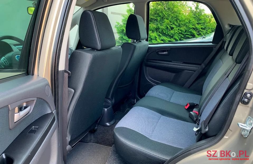 2008' Fiat Sedici photo #5