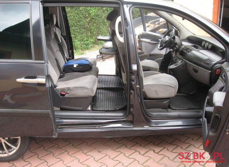 2004' Peugeot 807 photo #1