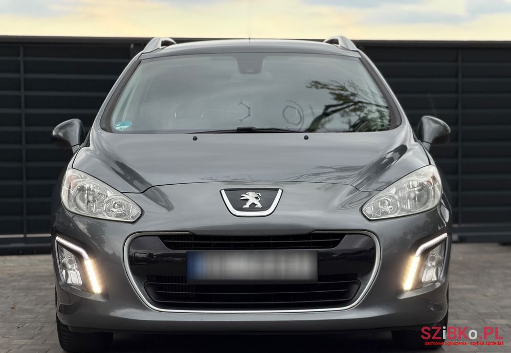 2011' Peugeot 308 photo #2