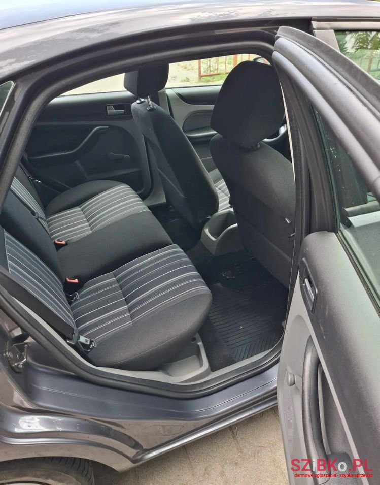 2011' Ford Focus photo #4