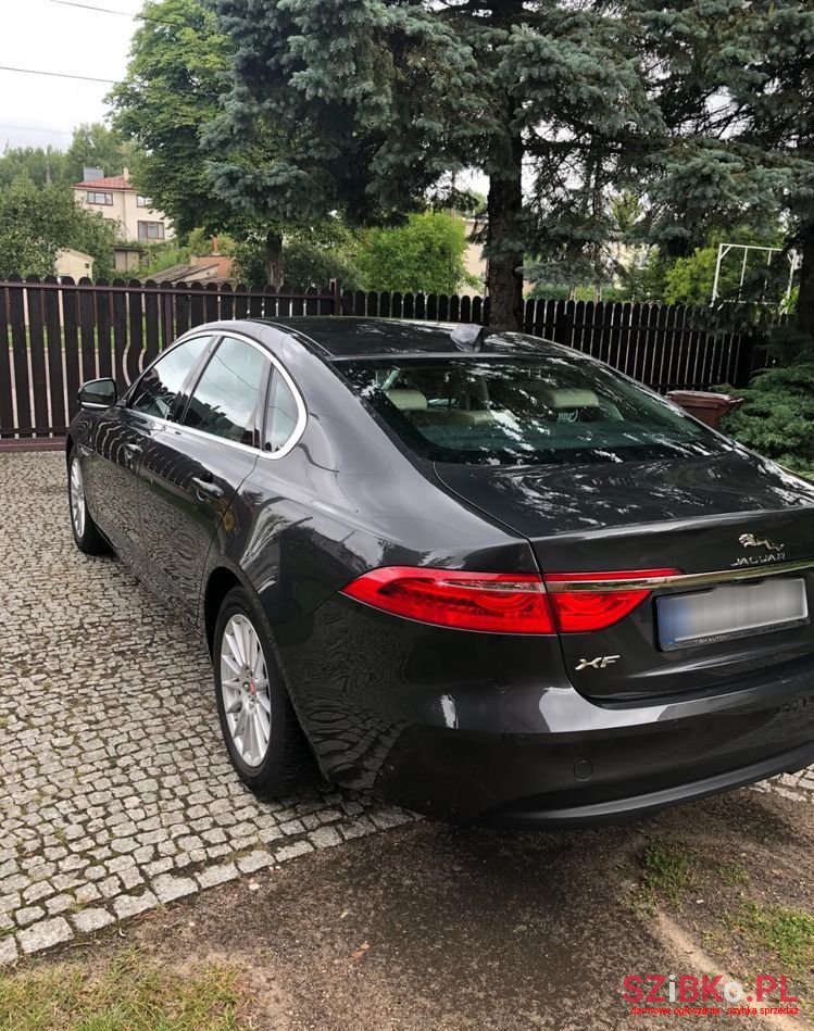 2017' Jaguar XF photo #2