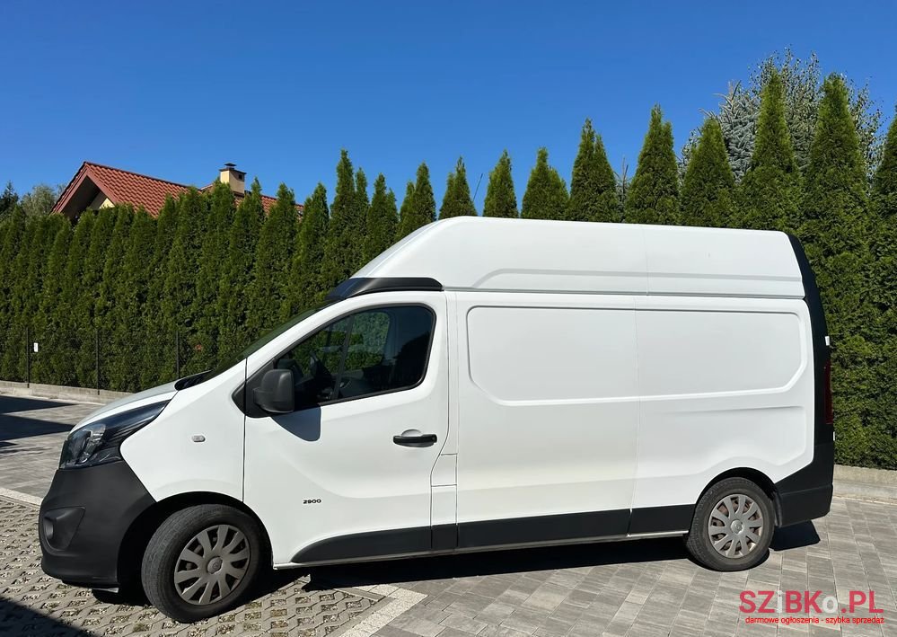 2015' Opel Vivaro photo #3