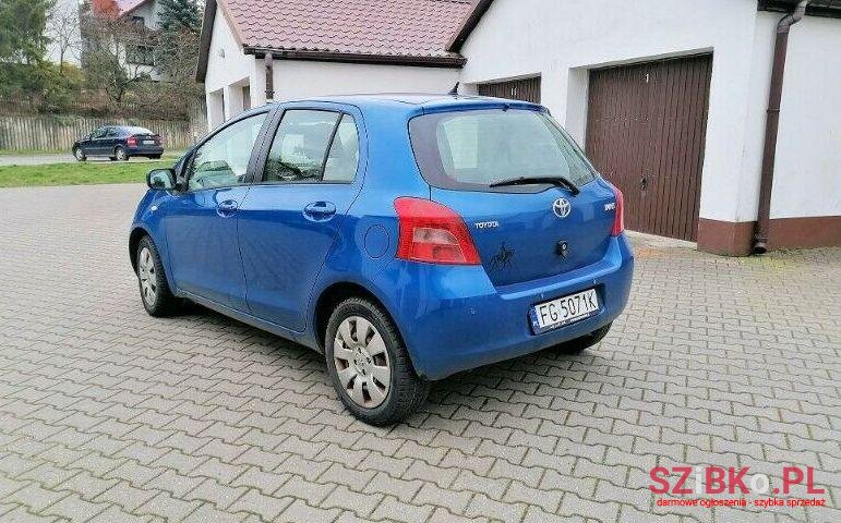 2006' Toyota Yaris photo #1