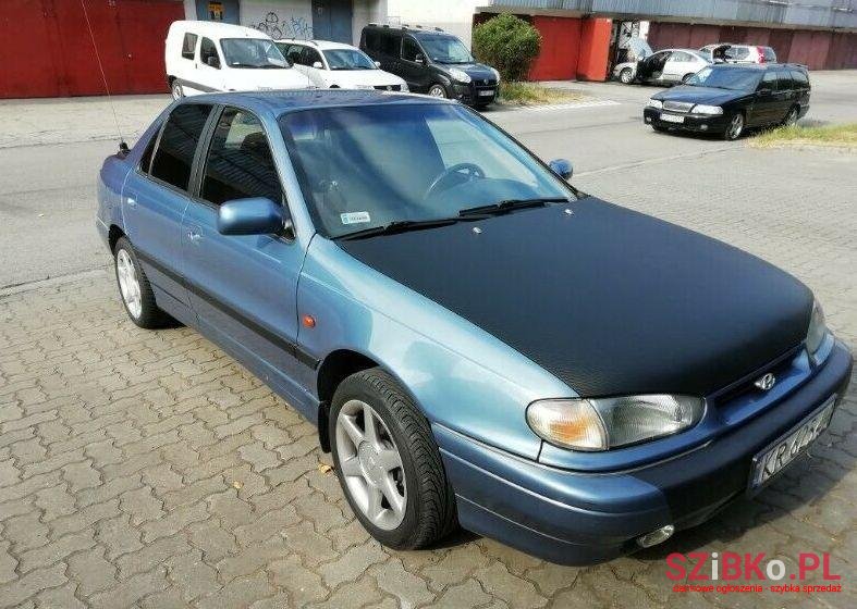 1993' Hyundai Lantra photo #1