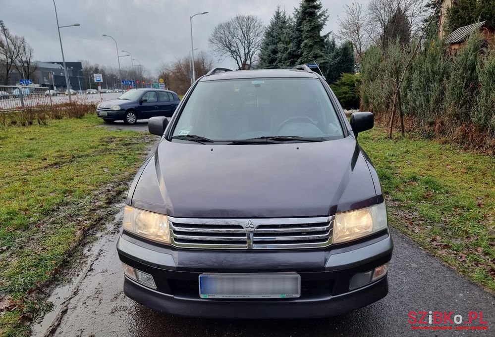 1999' Mitsubishi Space Wagon photo #3