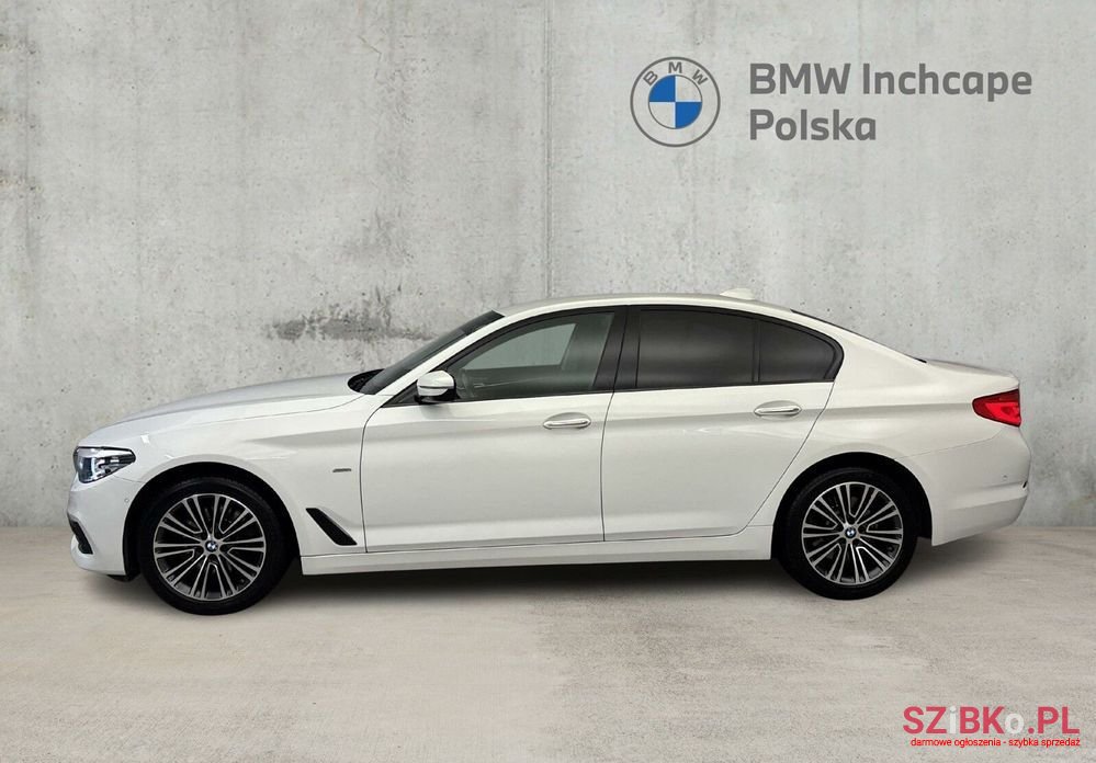 2017' BMW 5 Series photo #2