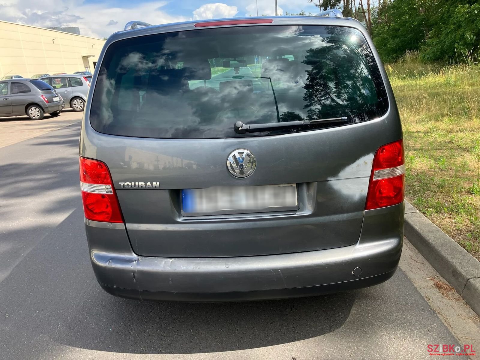 2004' Volkswagen Touran photo #6