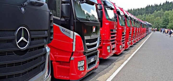 Unijne prawo jazdy na ciężarówki od 18 lat – zmian jest więcej