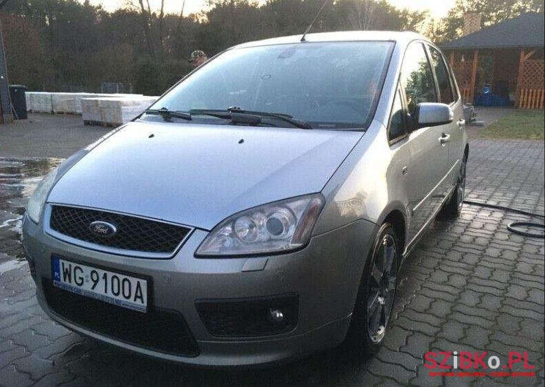 2004' Ford Focus photo #1