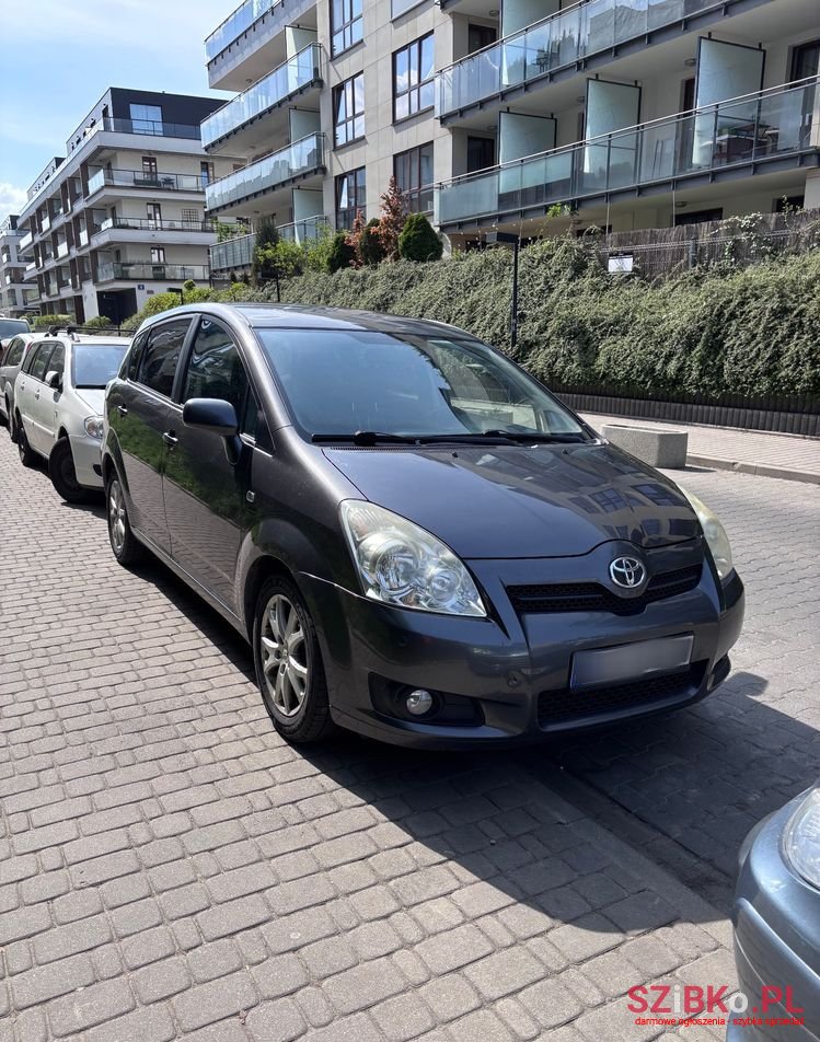 2009' Toyota Corolla Verso photo #2