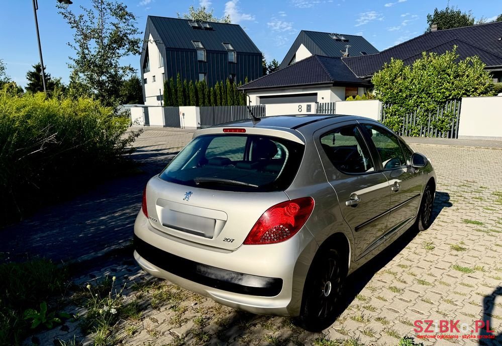 2010' Peugeot 207 photo #5